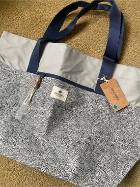 Sperry Women's Navy & Gray Patterned Tote Bag NWT